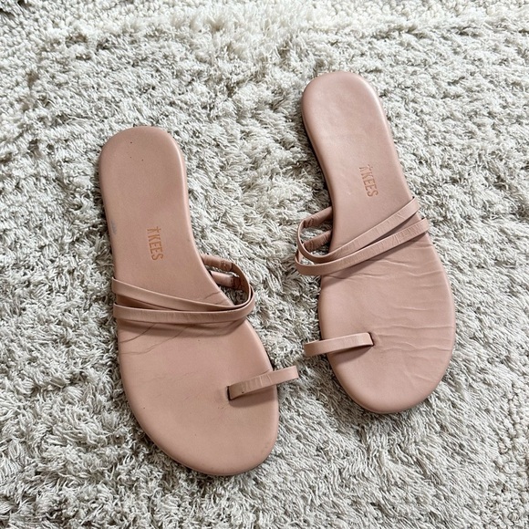 TKEES Leah Buff Sandals Women's Footwear tan cream beige Sandals toe strap 38 7 - Picture 2 of 6
